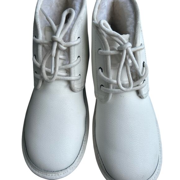 NWOT UGG Neumel White Leather Wool Sockliner Chukka Boots - Picture 1 of 5